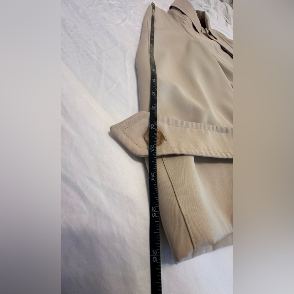Men’s Burberry Classic Beige Trench Coat Size 44Reg